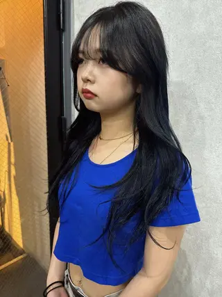ロング カラー AIRI layer cut hairのヘアスタイル
