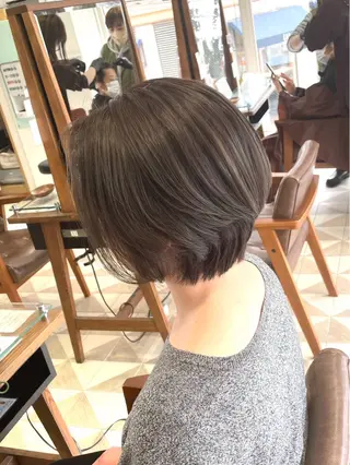 ショート 菅沼 紀世/顔周りレイヤーのヘアスタイル