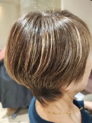 ショート カラー 清水 怜子のヘアスタイル