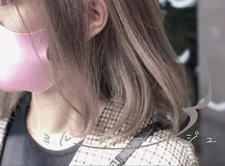 ミディアム カラー 岸田 梓武生のヘアスタイル