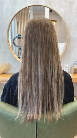 ロング カラー 藤田 沙織のヘアスタイル