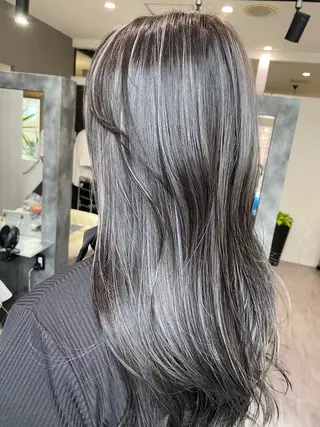 カラー ハイライト&ブリーチ 💇🏼‍♀MAHOのヘアスタイル