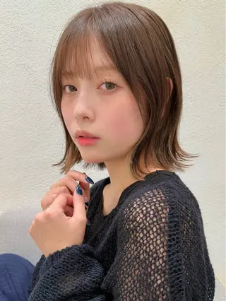 ミディアム 米澤 由衣のヘアスタイル