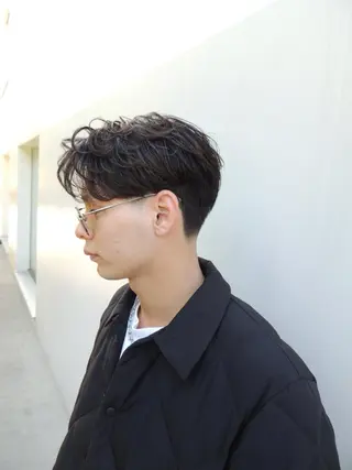 ショート パーマ メンズ ⚡メンズパーマフ ェードカットTomyのヘアスタイル