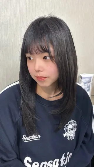 ロング 透明感ブラウン｜ レイヤー｜小寺 葵のヘアスタイル