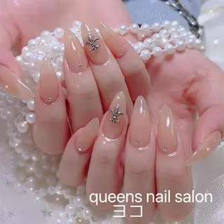 ネイル queensnail 🧸mikaのネイルデザイン