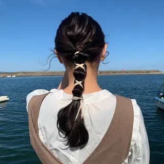 セミロング ヘアアレンジ 甲斐 もあのヘアスタイル