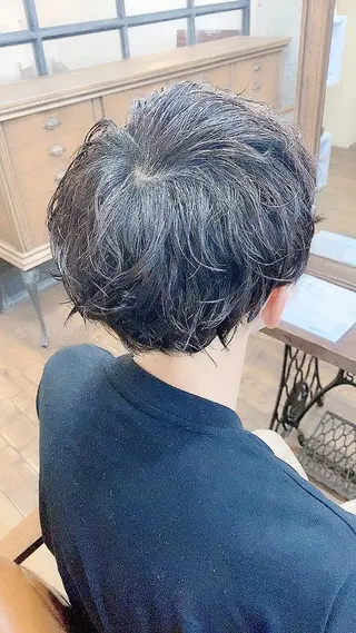 ショート パーマ メンズ 國分 伸也のヘアスタイル