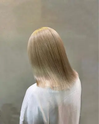 セミロング カラー 佐々木  まゆかのヘアスタイル