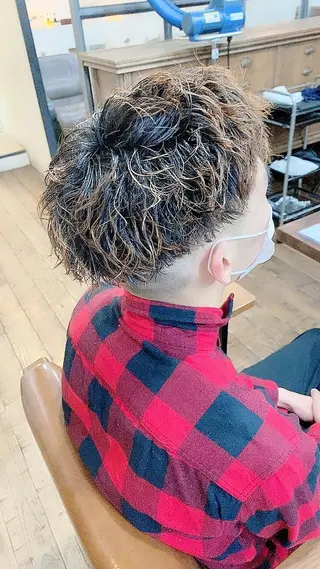 ショート パーマ メンズ 國分 伸也のヘアスタイル