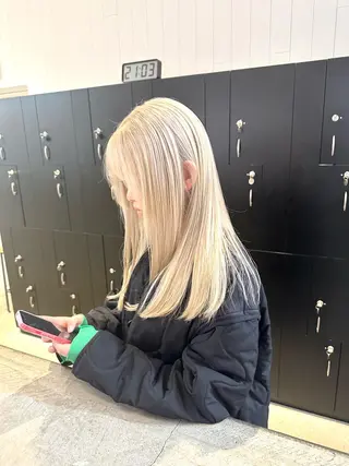 セミロング カラー カラー特化美容師 サトウリュウマのヘアスタイル
