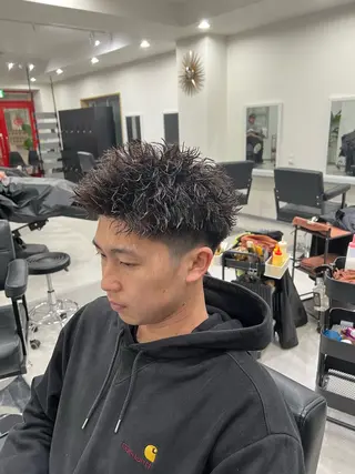 ショート パーマ メンズ 渡邉 勇樹のヘアスタイル