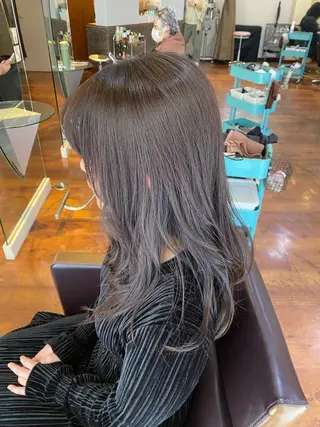 セミロング カラー アライ マリコのヘアスタイル