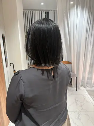 ミディアム ショート⌇艶カラー ⌇ RIN🌙のヘアスタイル