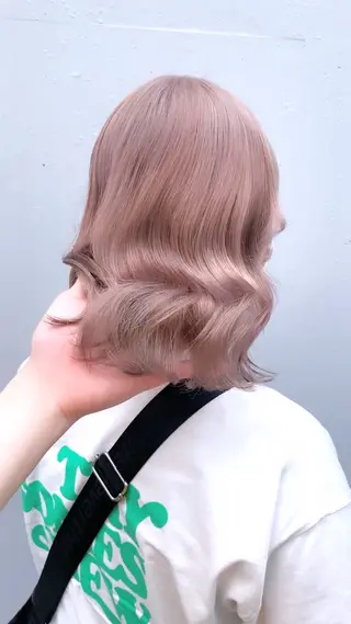 セミロング カラー 🩷色気可愛い🩷 透明感カラー🩷のヘアスタイル