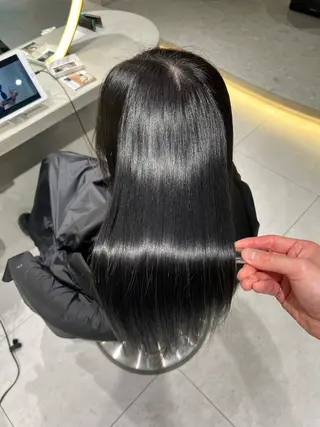 セミロング 福岡縮毛矯正✨️ ストレート 向井和輝のヘアスタイル