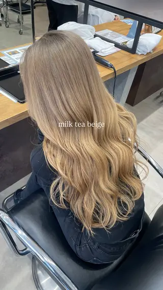 ロング カラー 佐藤 由依/水光カラーのヘアスタイル