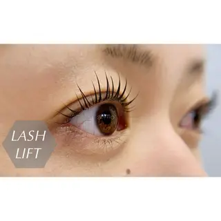 マツエク・マツパ arimo hair&eyelash所属・arimo アイリスト右原のマツエク・マツパデザイン