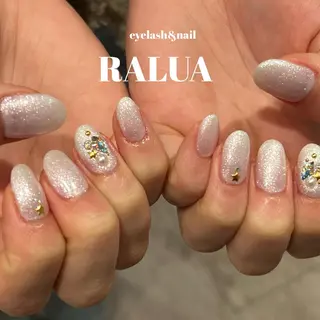 ネイル RALUA shiori🐰のネイルデザイン