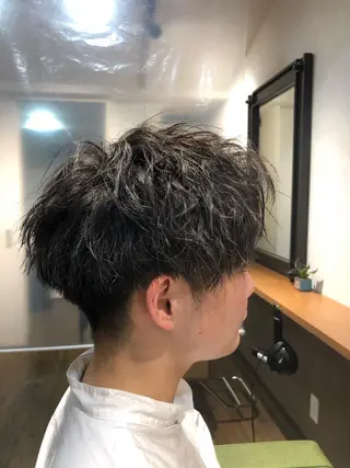 パーマ メンズ ツイストスパイラル 成林康平のヘアスタイル