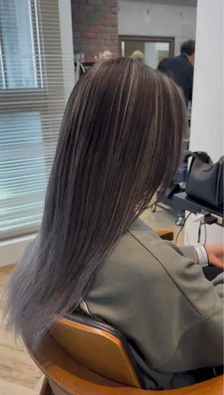 カラー 栗原 莉玖のヘアスタイル