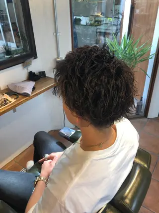 ショート パーマ メンズ 冨士川 英樹のヘアスタイル