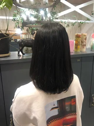 ミディアム 飯田 真季のヘアスタイル