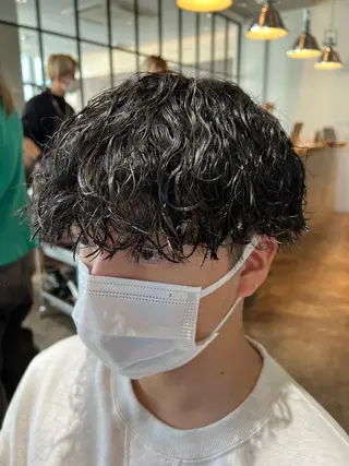 ショート パーマ メンズ 波巻きスパイラルパー マ/シャドウパーマ駿のヘアスタイル