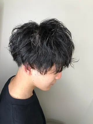 ショート パーマ メンズ 塩谷黎✨イルミナ カラーメンズパーマ✨のヘアスタイル