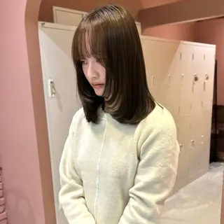 セミロング 透明感カラー/ 髪質改善✨️🎀萌愛のヘアスタイル