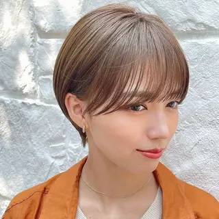 ショート 艶くすみカラー /縮毛/川添桃花のヘアスタイル
