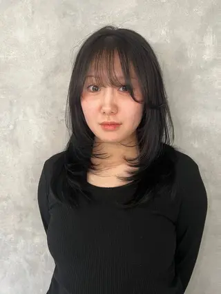 ロング Noa/レイヤー カット🩵パーマのヘアスタイル