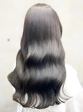 ロング 村岡彩優/松本 /ブリーチ/艶カラーのヘアスタイル