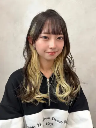セミロング カラー 新島 涼のヘアスタイル