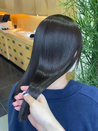 セミロング カラー 𝙎𝙚𝙞𝙧𝙖 ☆カット/パーマのヘアスタイル