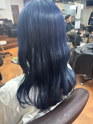 カラー 透明感ブラウン｜ レイヤー｜小寺 葵のヘアスタイル