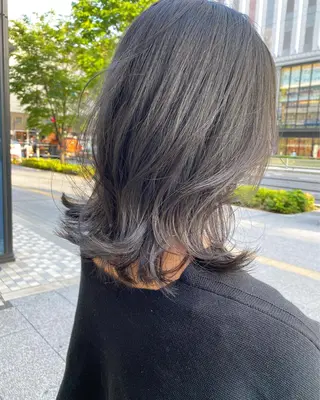 ミディアム カラー ツキノキ ミナのヘアスタイル