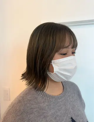 ミディアム オノ アイラのヘアスタイル