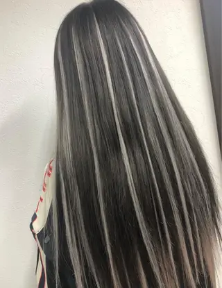 カラー ダブルスキルエクステ /羽エクステ白石宇由のヘアスタイル