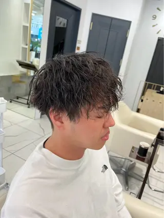 パーマ メンズ 里見 愛梨のヘアスタイル