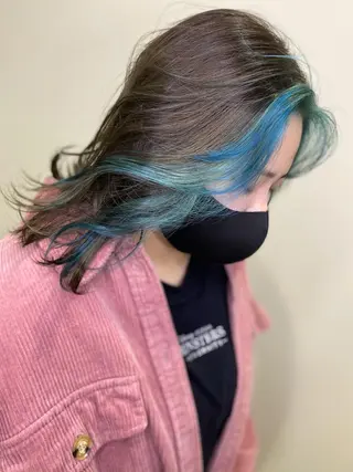 ミディアム 岡本 沙帆のヘアスタイル