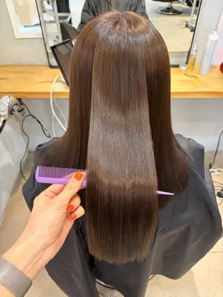 セミロング カラー ミルクティー× グレージュMOMOのヘアスタイル