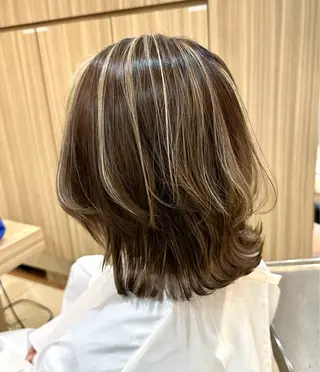 ミディアム カラー フェザー/波巻き 雫石大夢のヘアスタイル