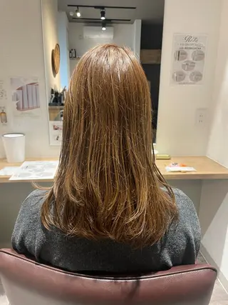 カラー SOL Matsumuraのヘアスタイル