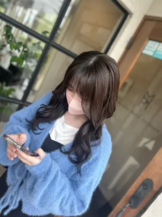 ロング カラー 井上 花音のヘアスタイル