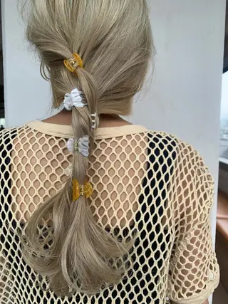 ロング カラー ヘアアレンジ 💓パーマ，💗 レイヤーカットのヘアスタイル