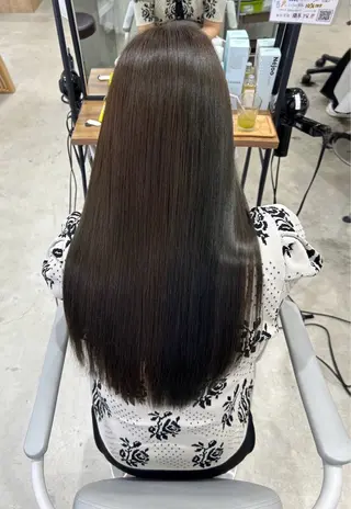 ロング 山本 銘子のヘアスタイル