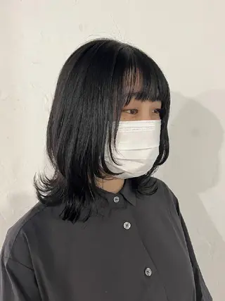 セミロング カラー AnFye une qatllのヘアスタイル