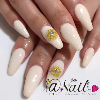 ネイル 小尾 栞のネイルデザイン