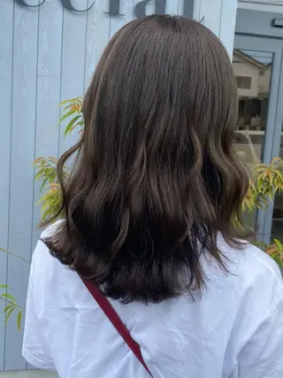 セミロング カラー 大久保 梨音のヘアスタイル